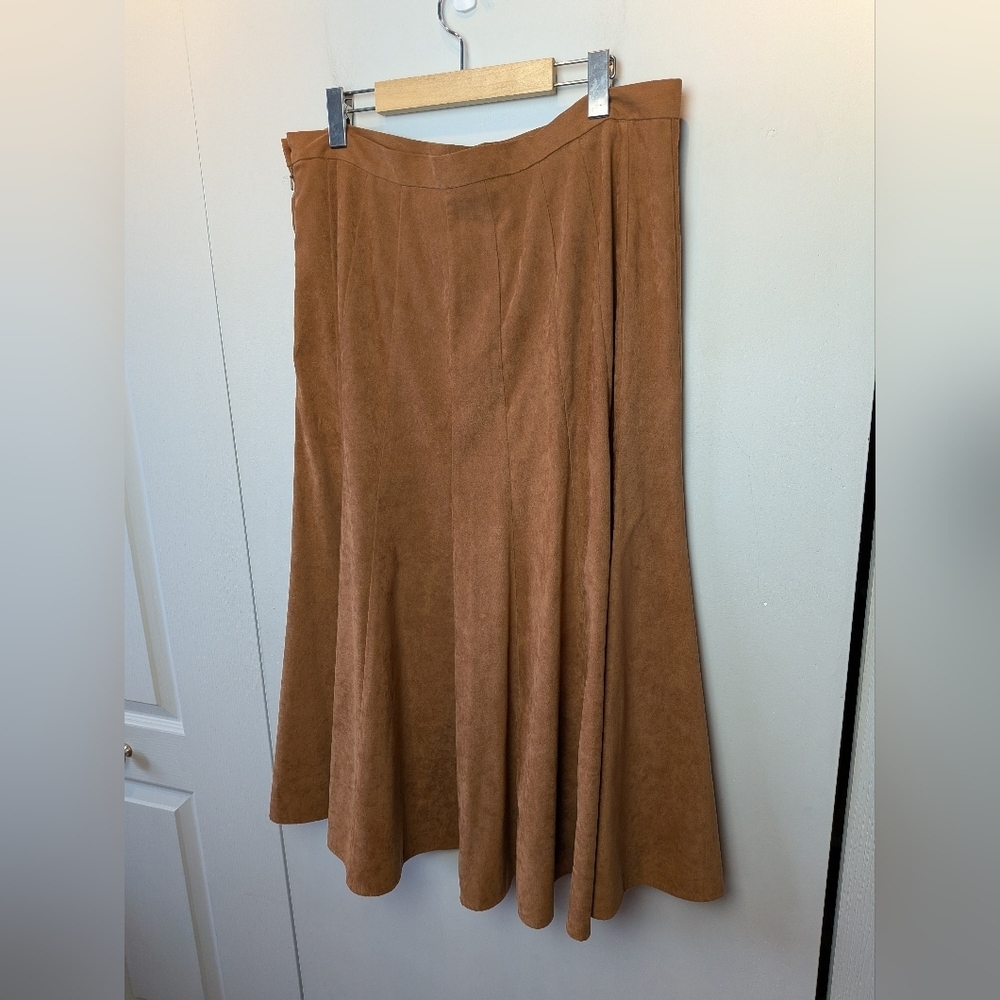 Western Maxi Simili Suede Plus Size Skirt Tan Color Size 14W Dress Barn Zipper - Picture 4 of 8